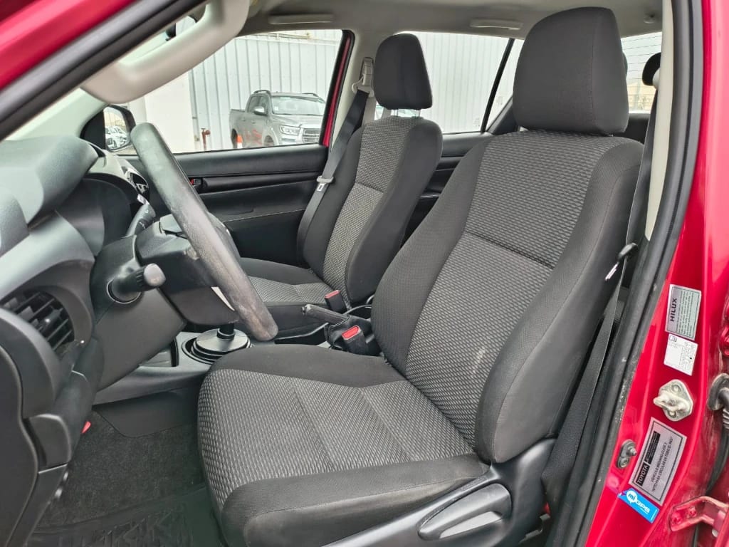 Toyota Hilux Dc 4x4 2.4 D Dx Mt año 2024