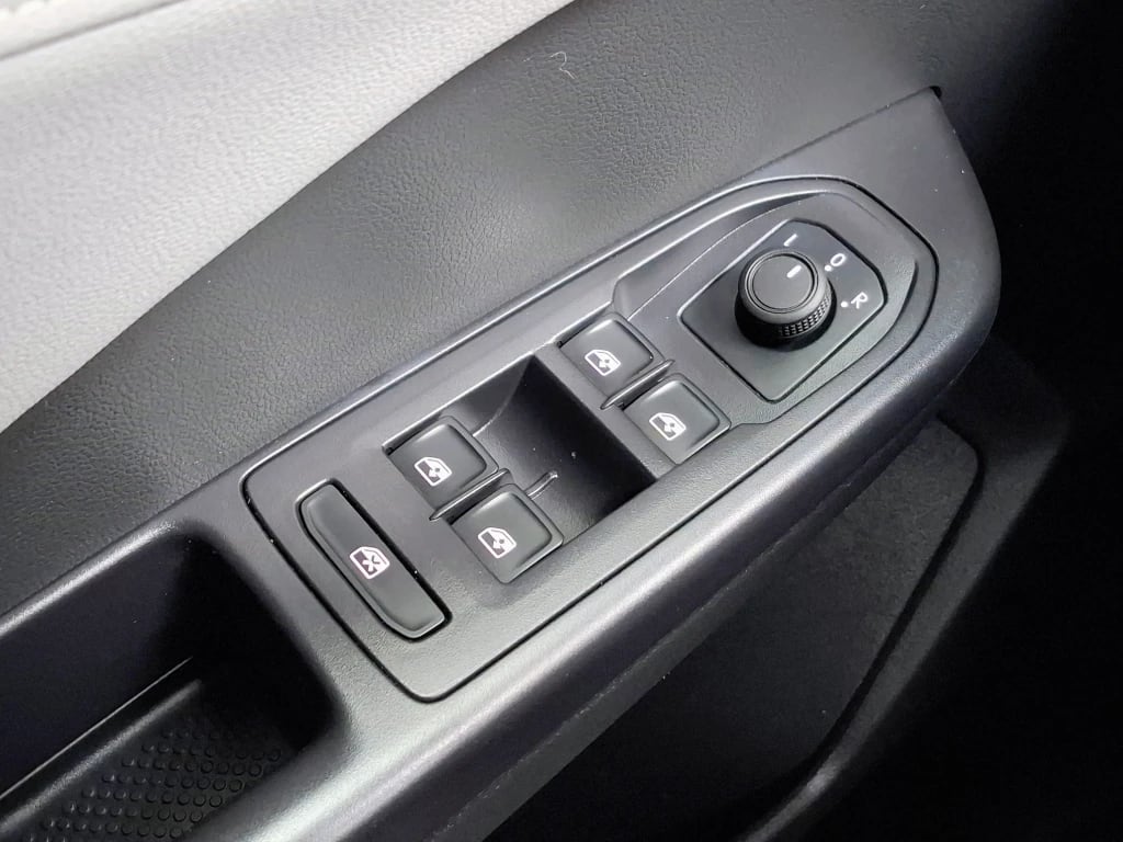 Volkswagen Taos Taos 1.4 Tsi At Comfortline año 2025