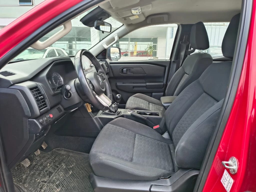 Mitsubishi L200 Katana D/c 2.4 Tdi Mt Xrt 4x4 año 2024