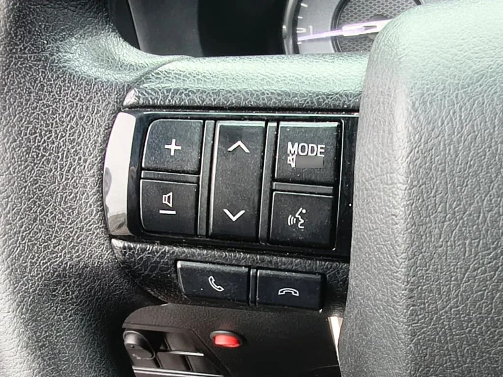 Toyota Hilux Dc 4x4 2.4 D Dx Mt año 2024