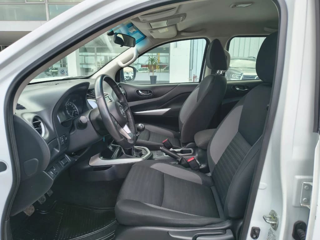Nissan Navara Dc 4x2 2.3tdi Xe año 2022