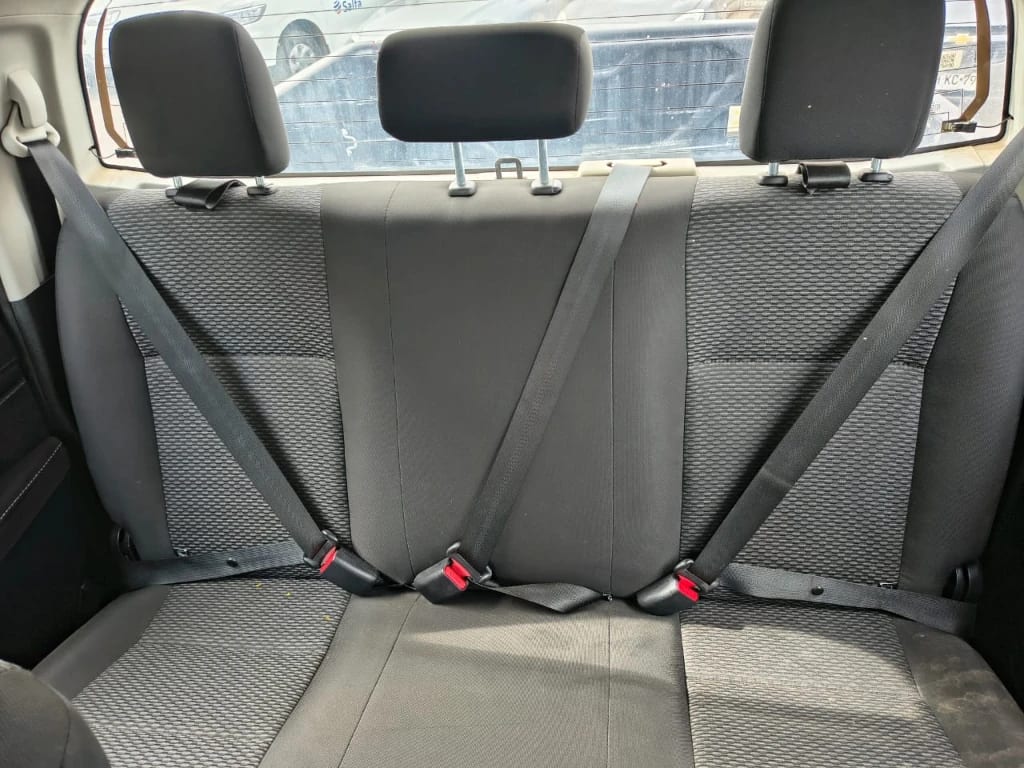 Toyota Hilux Dc 4x4 2.4 D Dx Mt año 2024