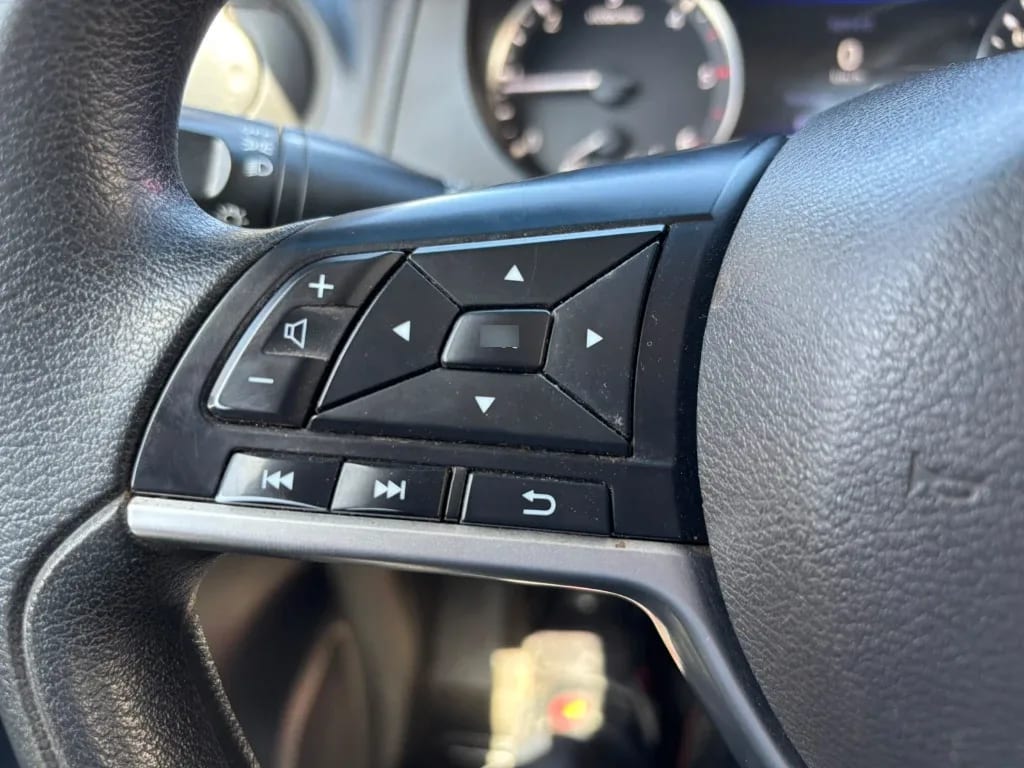 Nissan Navara Dc 4x4 2.3 Tdi Se año 2023