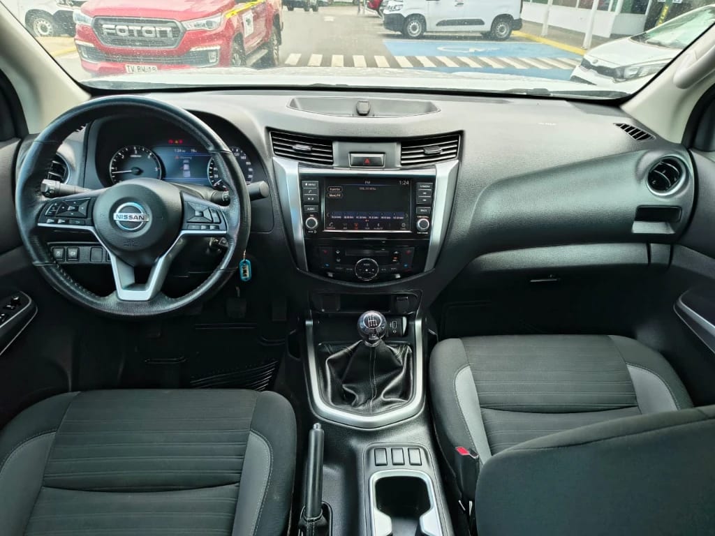 Nissan Navara Dc 4x2 2.3tdi Xe año 2022