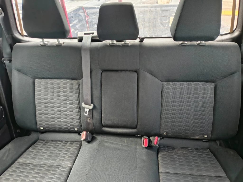 Mitsubishi L200 Katana D/c 2.4 Tdi Mt Xrt 4x4 año 2024