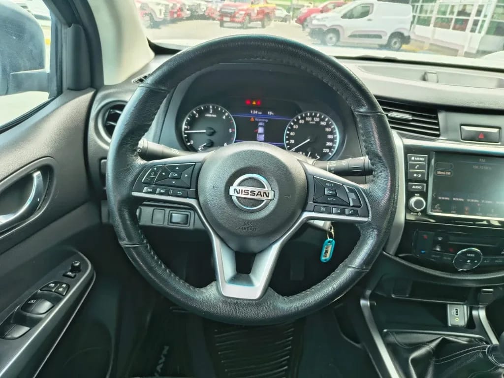 Nissan Navara Dc 4x2 2.3tdi Xe año 2022