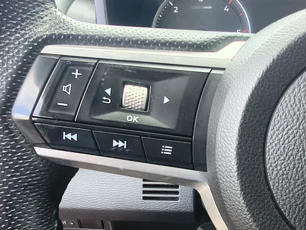 Mitsubishi L200 Katana D/c 2.4 Tdi Mt Xrt 4x4 año 2024