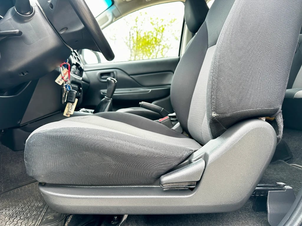 Mitsubishi L200 L200 4x2 Katana D/c 2.4 Td Mt Cr año 2023