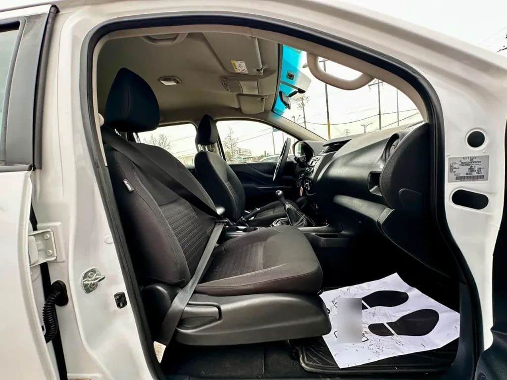 Nissan Navara Navara Dc 4x2 2.3 Tdi Se año 2023