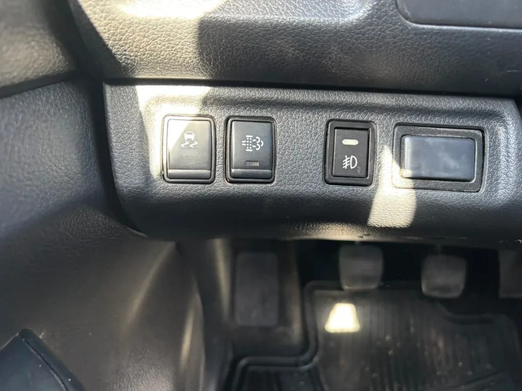 Nissan Navara Dc 4x4 2.3 Tdi Se año 2023