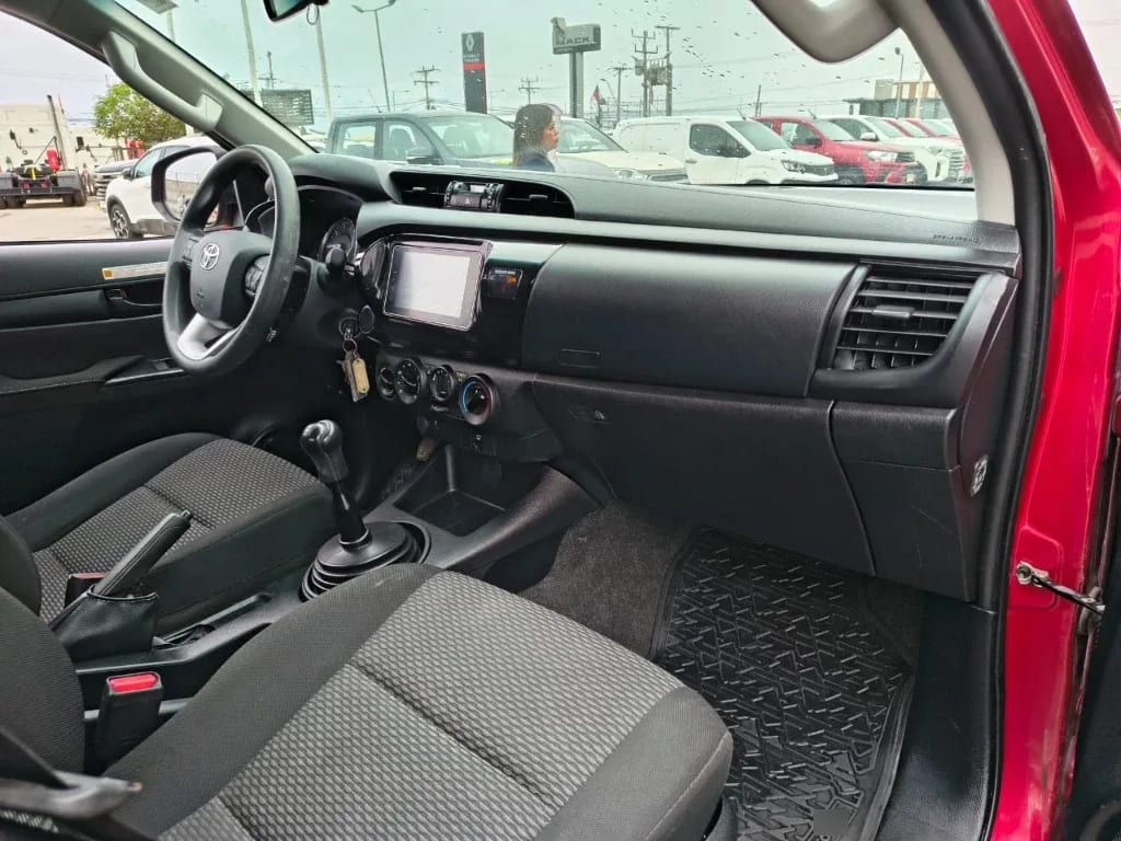 Toyota Hilux Dc 4x4 2.4 D Dx Mt año 2024