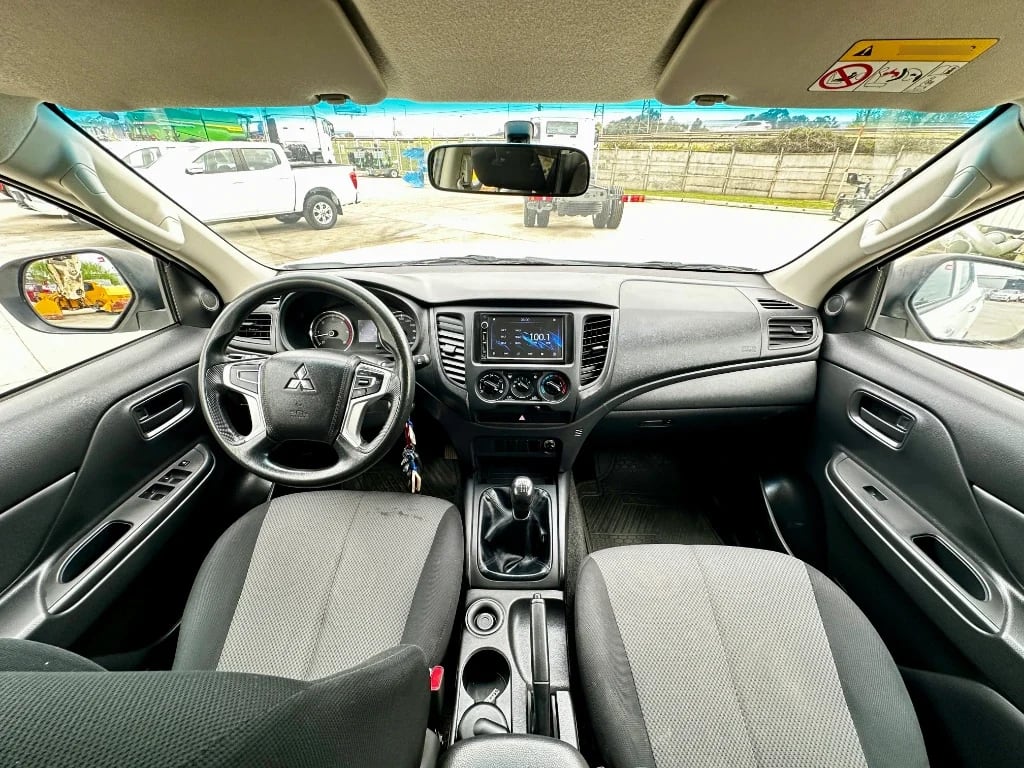 Mitsubishi L200 L200 4x2 Katana D/c 2.4 Td Mt Cr año 2023