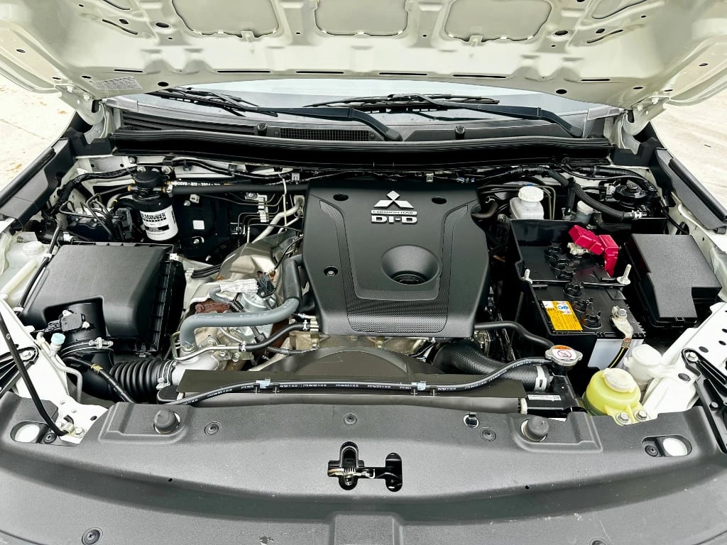 Mitsubishi L200 L200 4x2 Katana D/c 2.4 Td Mt Cr año 2023