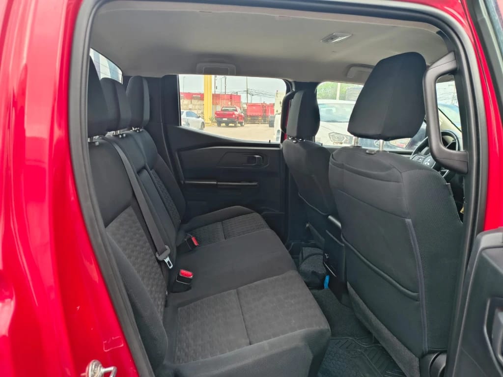 Mitsubishi L200 Katana D/c 2.4 Tdi Mt Xrt 4x4 año 2024