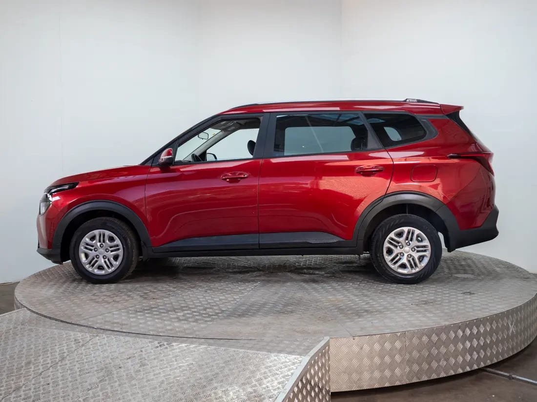 Kia Carens 1.5 Lx 7p Mt año 2024