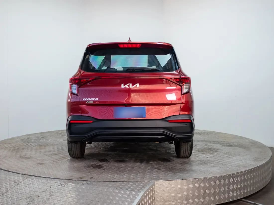 Kia Carens 1.5 Lx 7p Mt año 2024