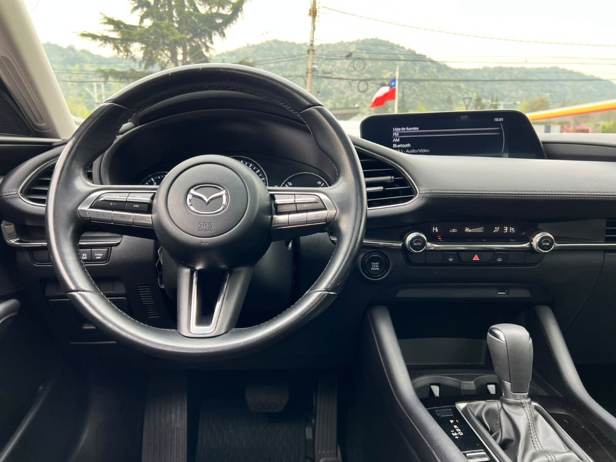 Mazda Mazda 3 Sedan 2.0 At año 2023