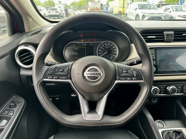 Nissan Versa Advance Mt 1.6 año 2023