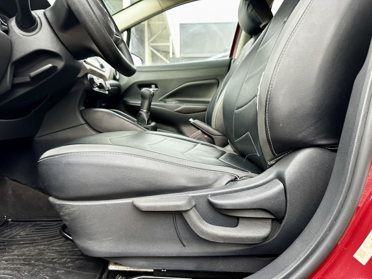 Nissan Versa Advance Mt 1.6 año 2023