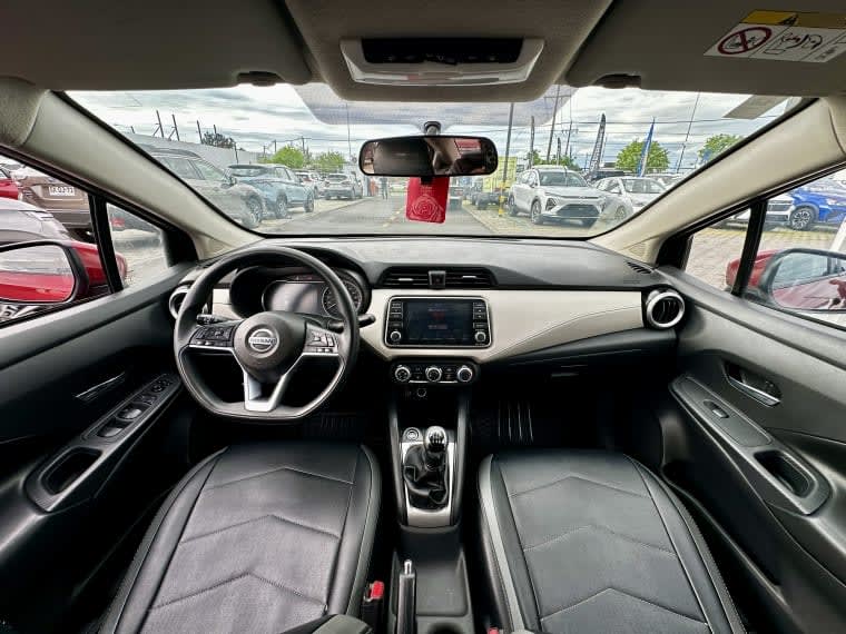 Nissan Versa Advance Mt 1.6 año 2023