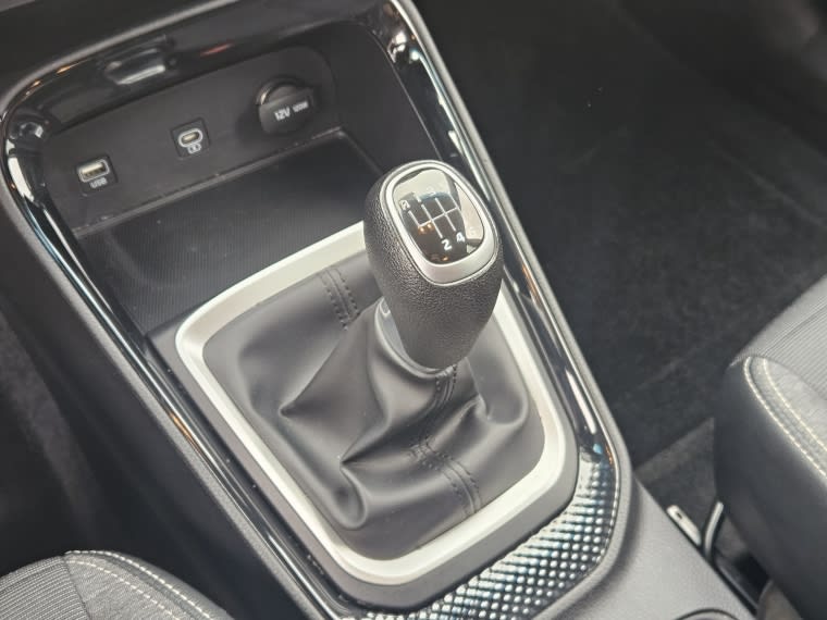 Kia Sonet Ex Mt 1.5 año 2025