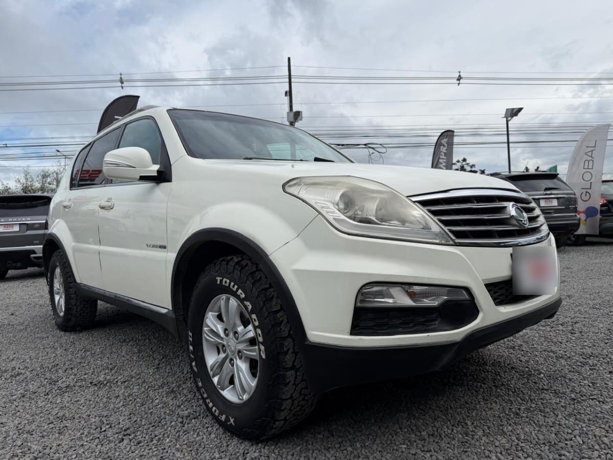 Ssangyong Rexton 4x2 Mt6 2.0 Hdi año 2015