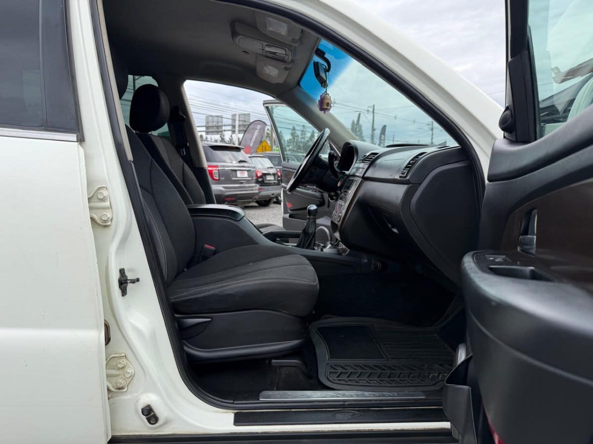 Ssangyong Rexton 4x2 Mt6 2.0 Hdi año 2015