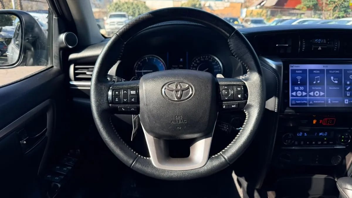 Toyota Fortuner 2.8 Srx Tdi Diesel 4x4 At 5p año 2022
