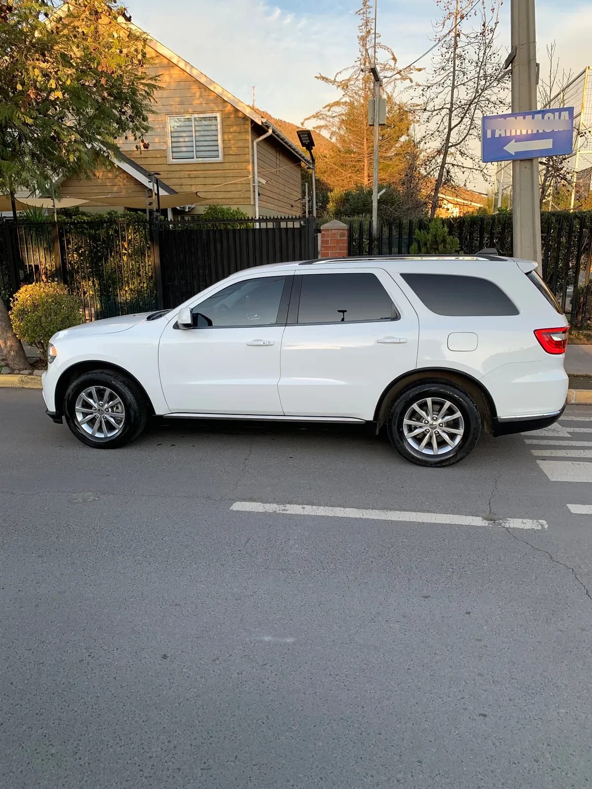 DODGE DURANGO 3.6 Sxt At 4x4 año 2018