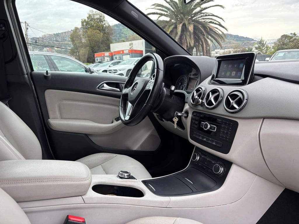 Mercedes-Benz B 180 1.6 Turbo Auto año 2014