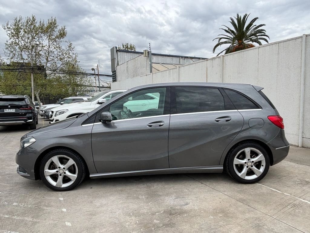 Mercedes-Benz B 180 1.6 Turbo Auto año 2014