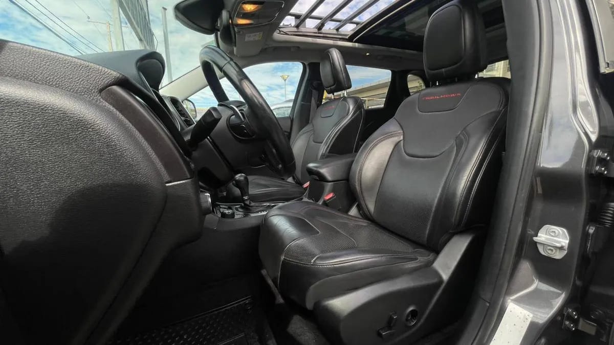 Jeep Cherokee 3.2 Trailhawk 4x4 At 5p año 2019