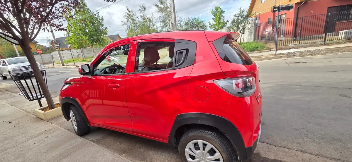 MAHINDRA KUV100 1.2 Elite Mt año 2022
