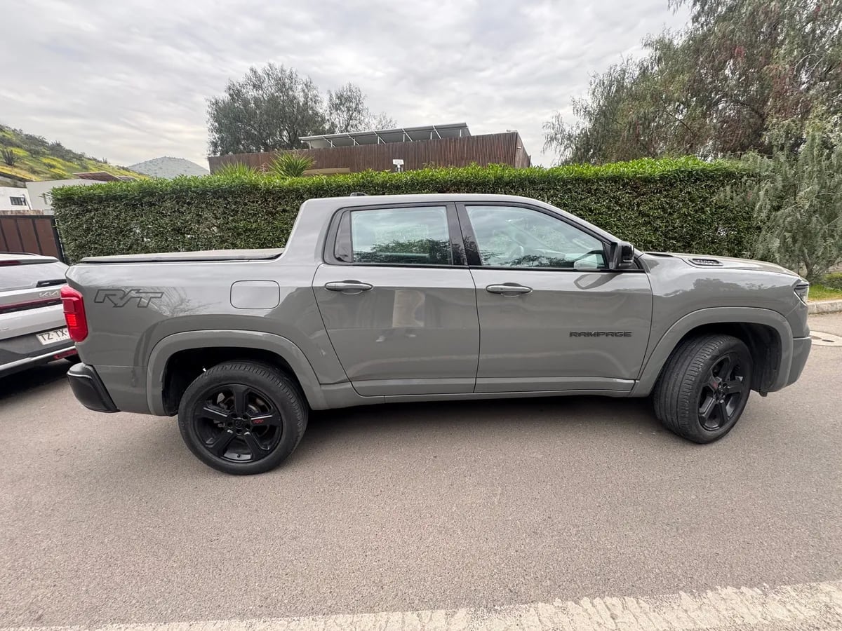 RAM RAMPAGE 2.0 R/t At 4x4 año 2025