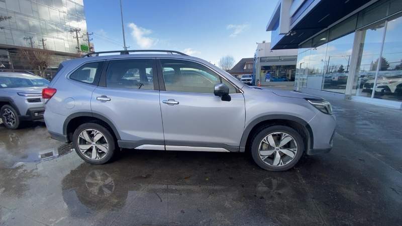 Subaru Forester 2.0i Limited Eyesight Awd At 5p año 2021