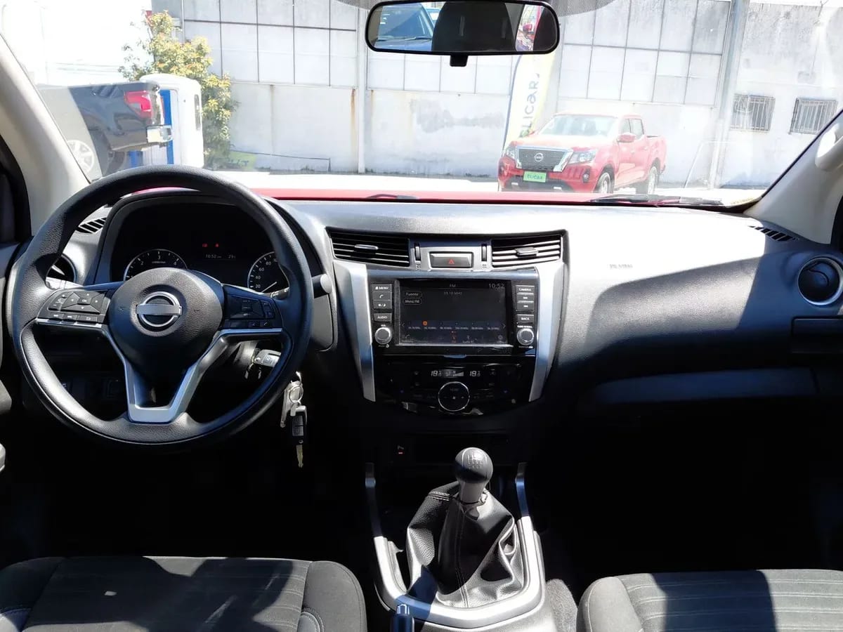 Nissan Navara 2.3d Xe Diesel 4x2 Dob.cab. Mt 4p año 2024