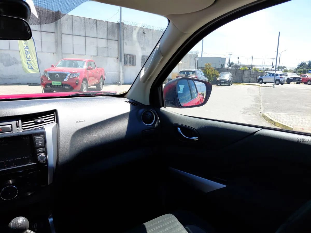 Nissan Navara 2.3d Xe Diesel 4x2 Dob.cab. Mt 4p año 2024