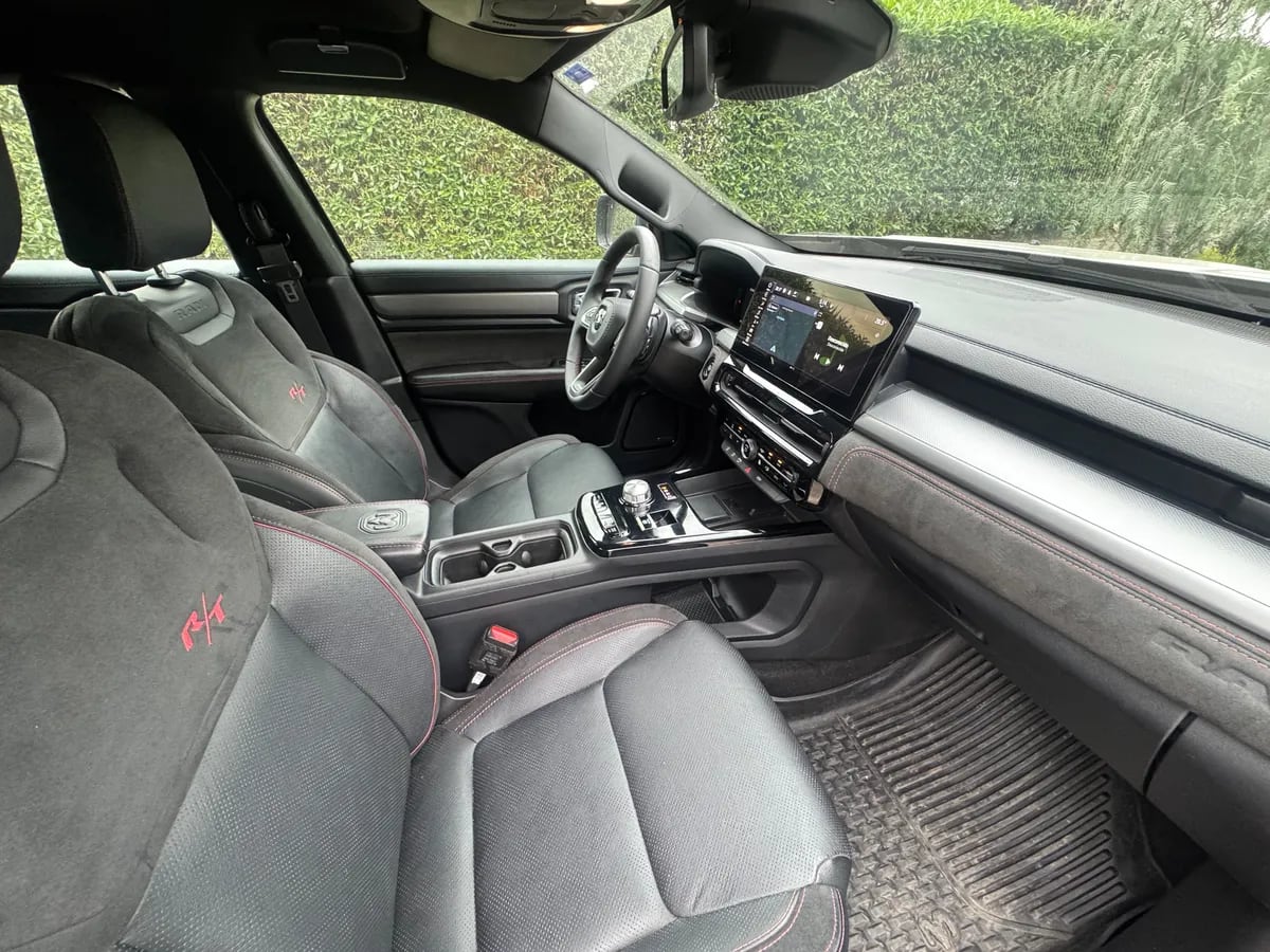 RAM RAMPAGE 2.0 R/t At 4x4 año 2025