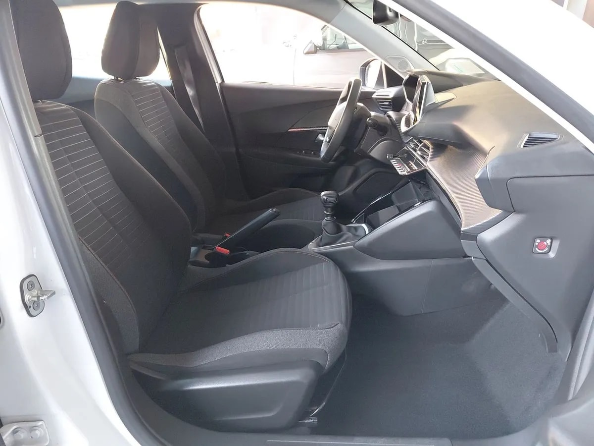 Peugeot 2008 1.2 Active Puretech 4x2 130 Mt 5p año 2021