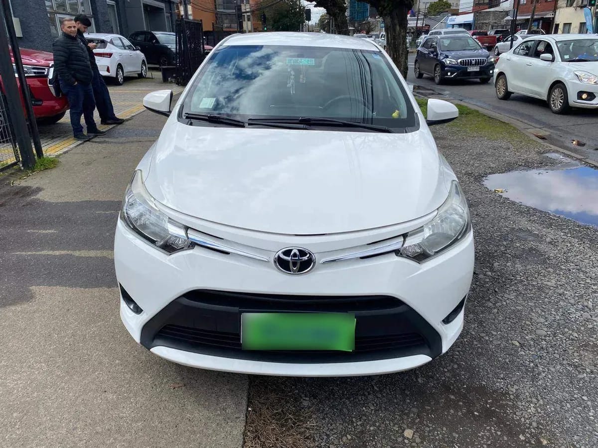 Toyota Yaris 1.5 Gli E 4x2 Mt 4p año 2017