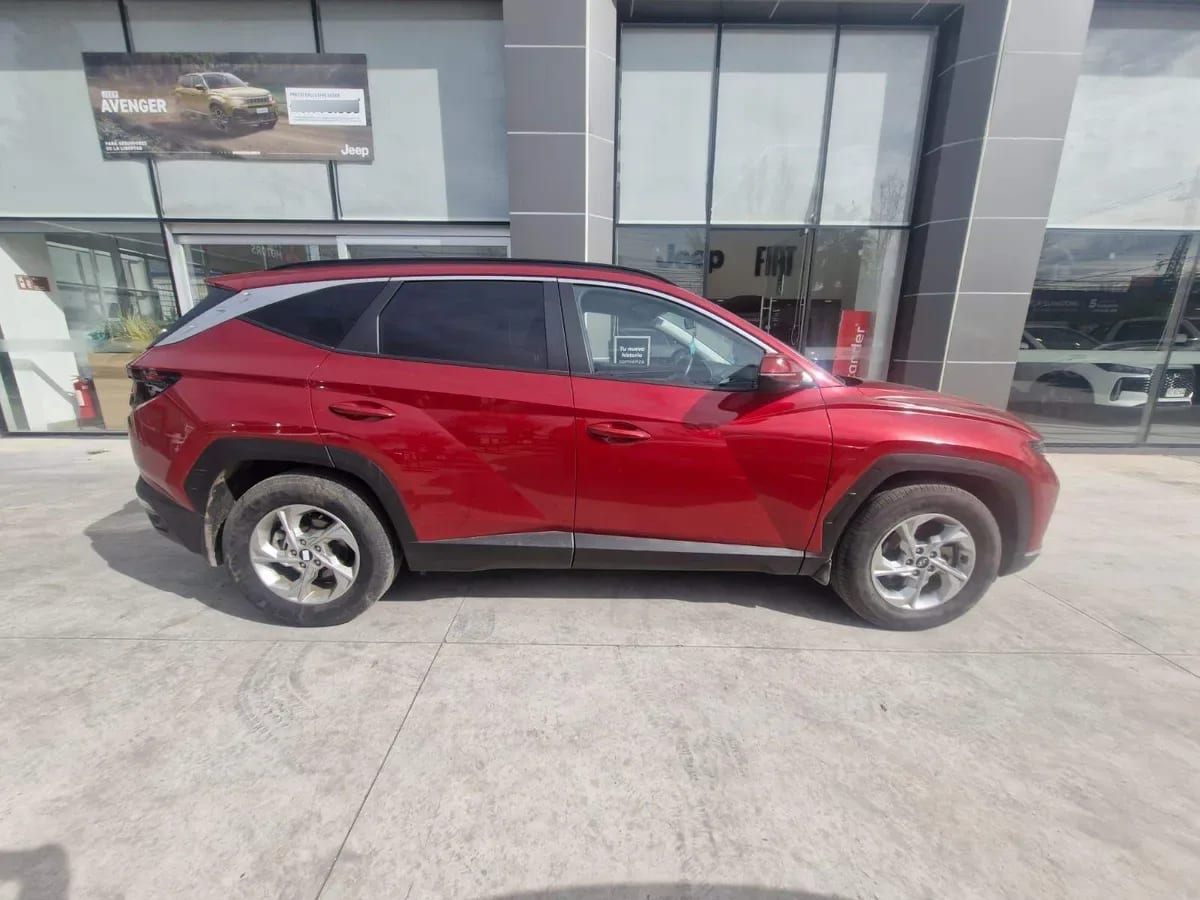 Hyundai Tucson 1.6 Nx4 Plus 2wd At 5p año 2024