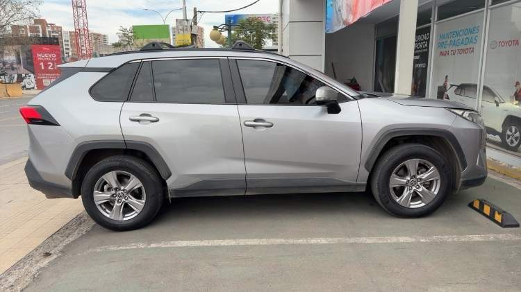 Toyota Rav 4 2.0 Le 4x4 Mt 5p año 2023
