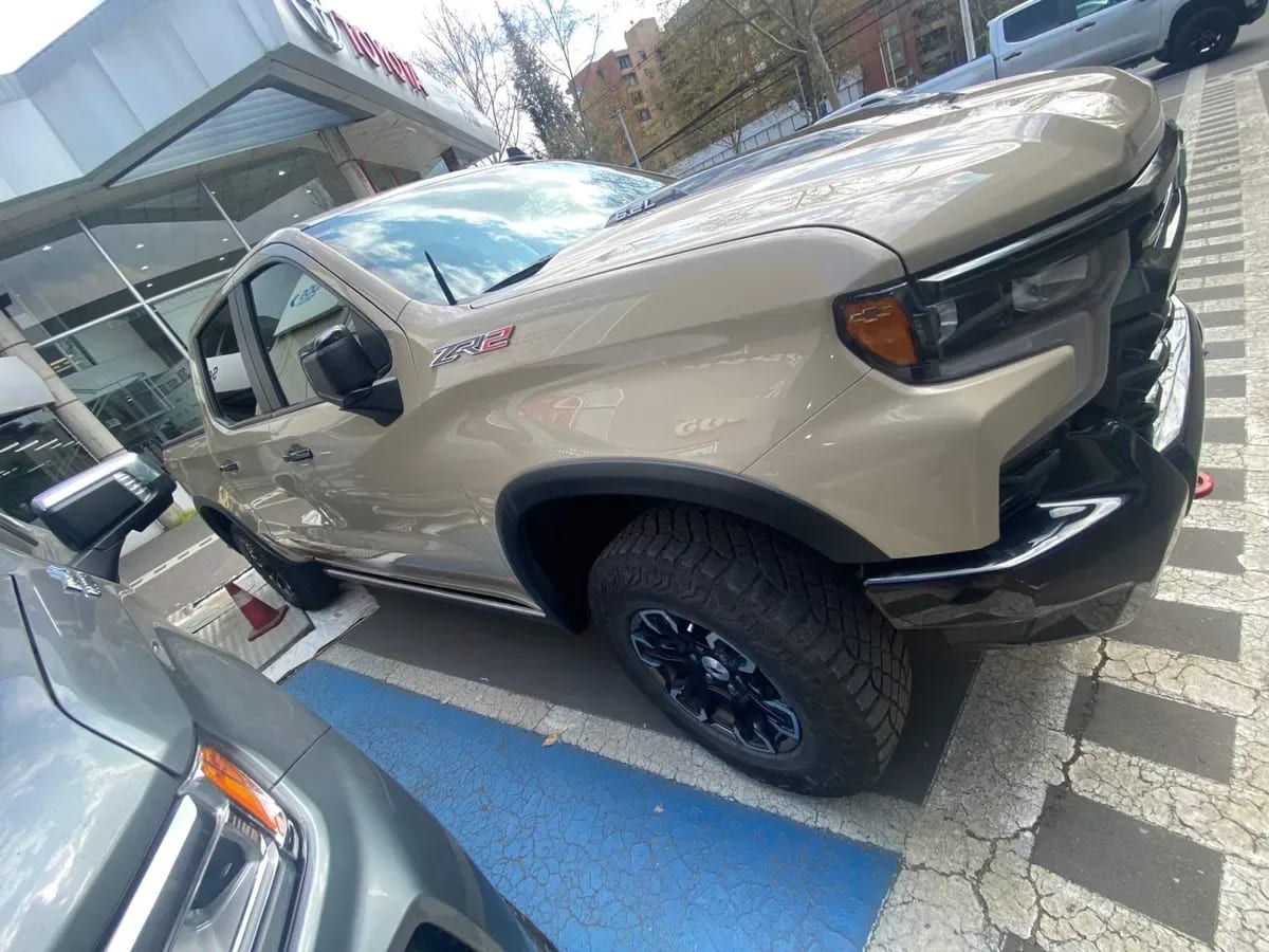 Chevrolet Silverado 6.2 Zr2 4x4 At 4p año 2023