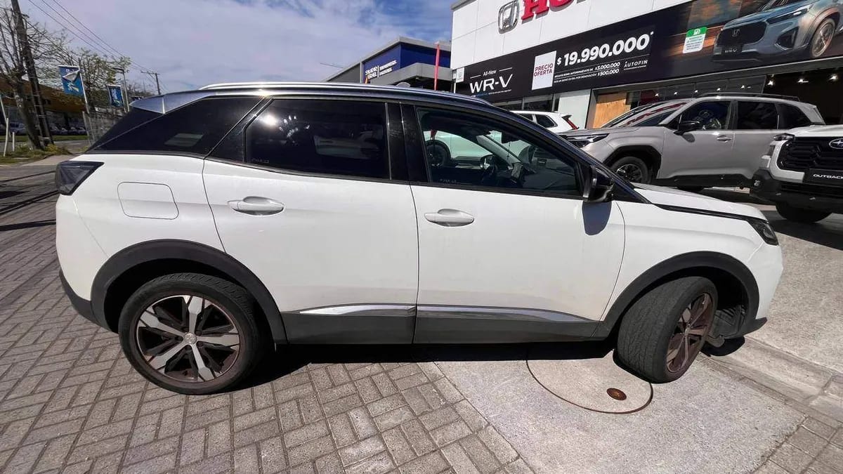 Peugeot 3008 1.6 Allure Thp 4x2 165 Eat6 5p año 2021