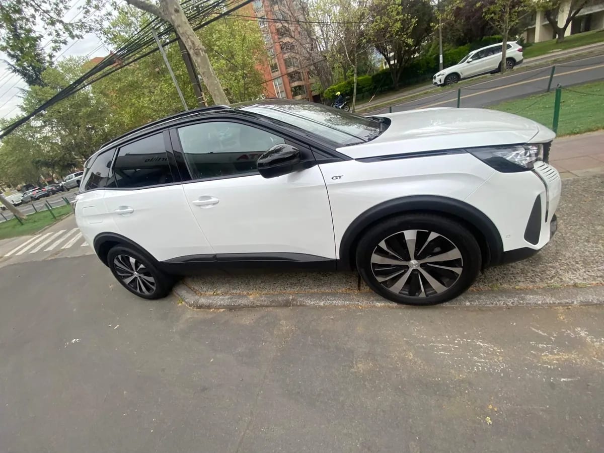 Peugeot 3008 1.6 Gt Black Pack Puretech 180 4x2 Eat8 5p año 2024