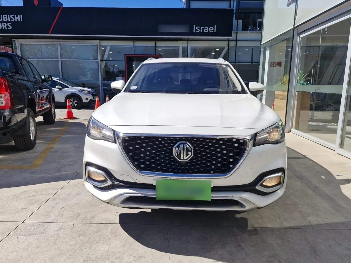 MG Hs 1.5t Comfort 2wd Mt 5p año 2023