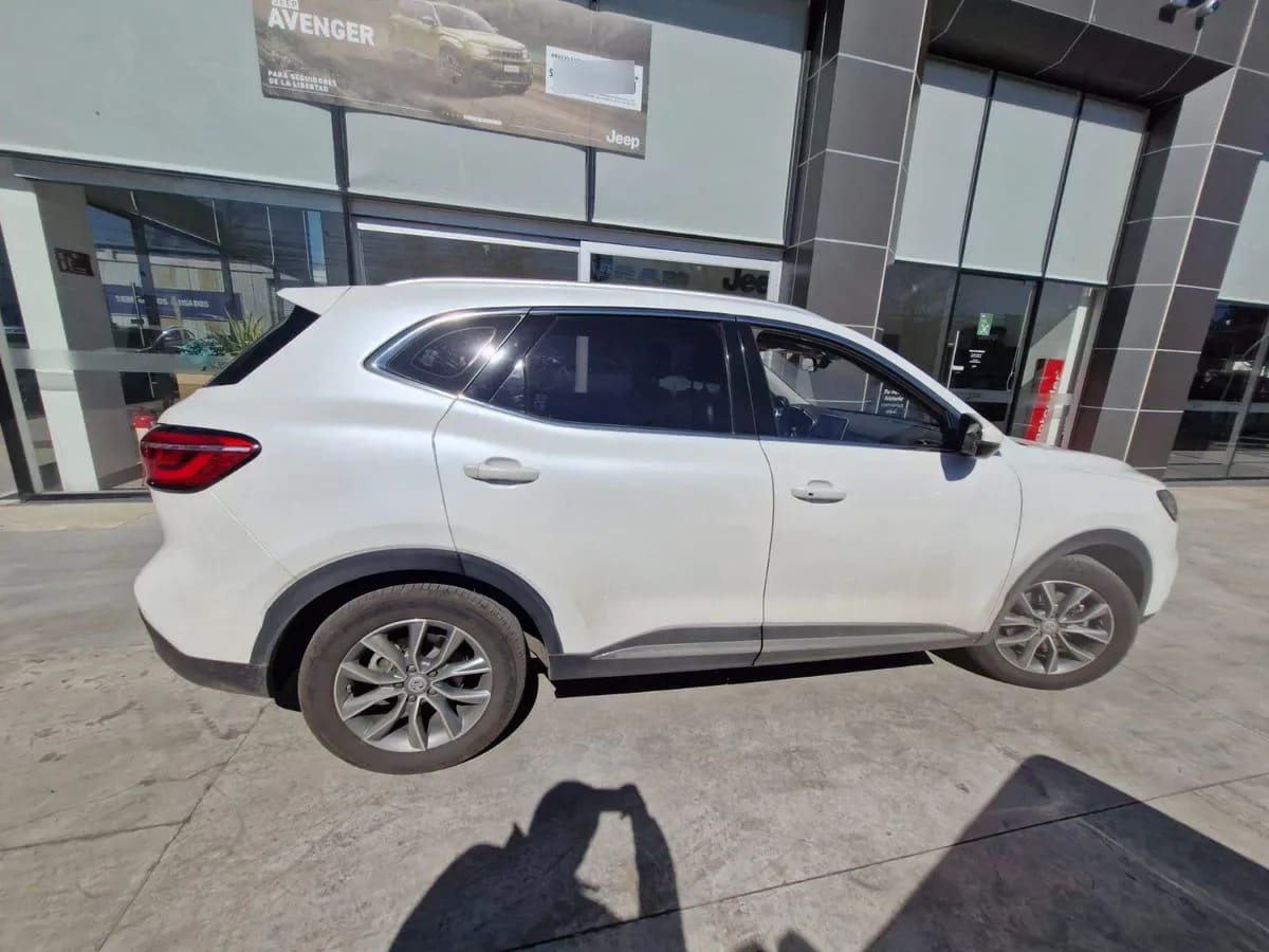 MG Hs 1.5t Comfort 2wd Mt 5p año 2023