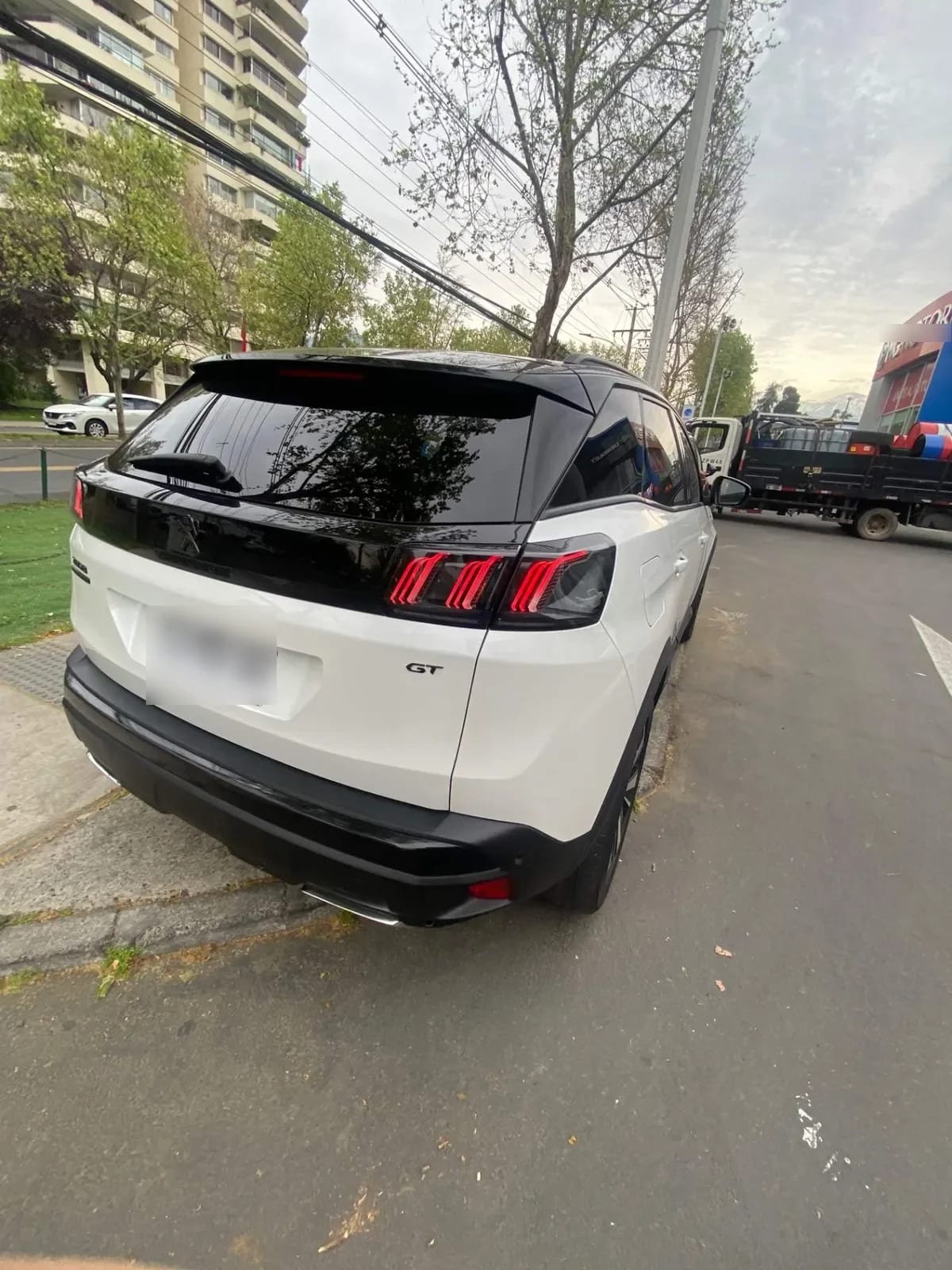 Peugeot 3008 1.6 Gt Black Pack Puretech 180 4x2 Eat8 5p año 2024