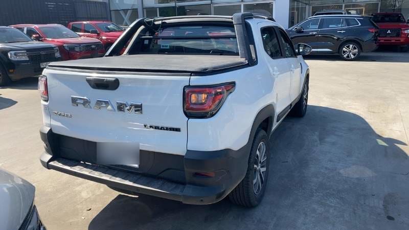 Ram 700 1.3 Laramie 4x2 Dob. Cab. Cvt At 4p año 2024