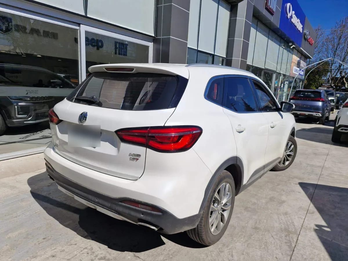 MG Hs 1.5t Comfort 2wd Mt 5p año 2023